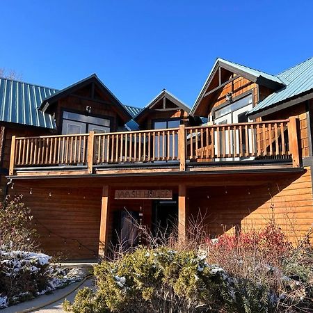Mountain Magic Villa Golden Bagian luar foto