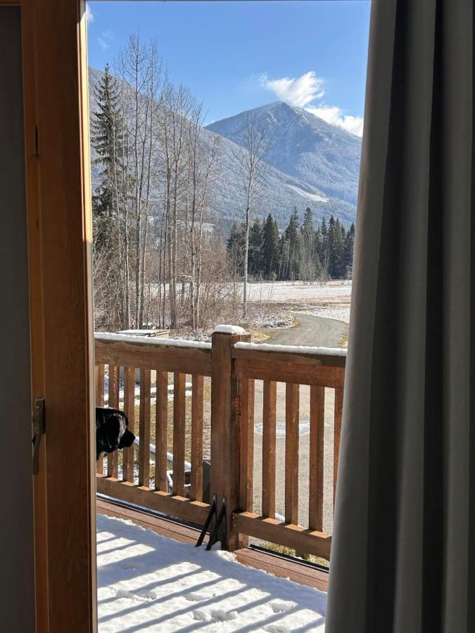 Mountain Magic Villa Golden Bagian luar foto