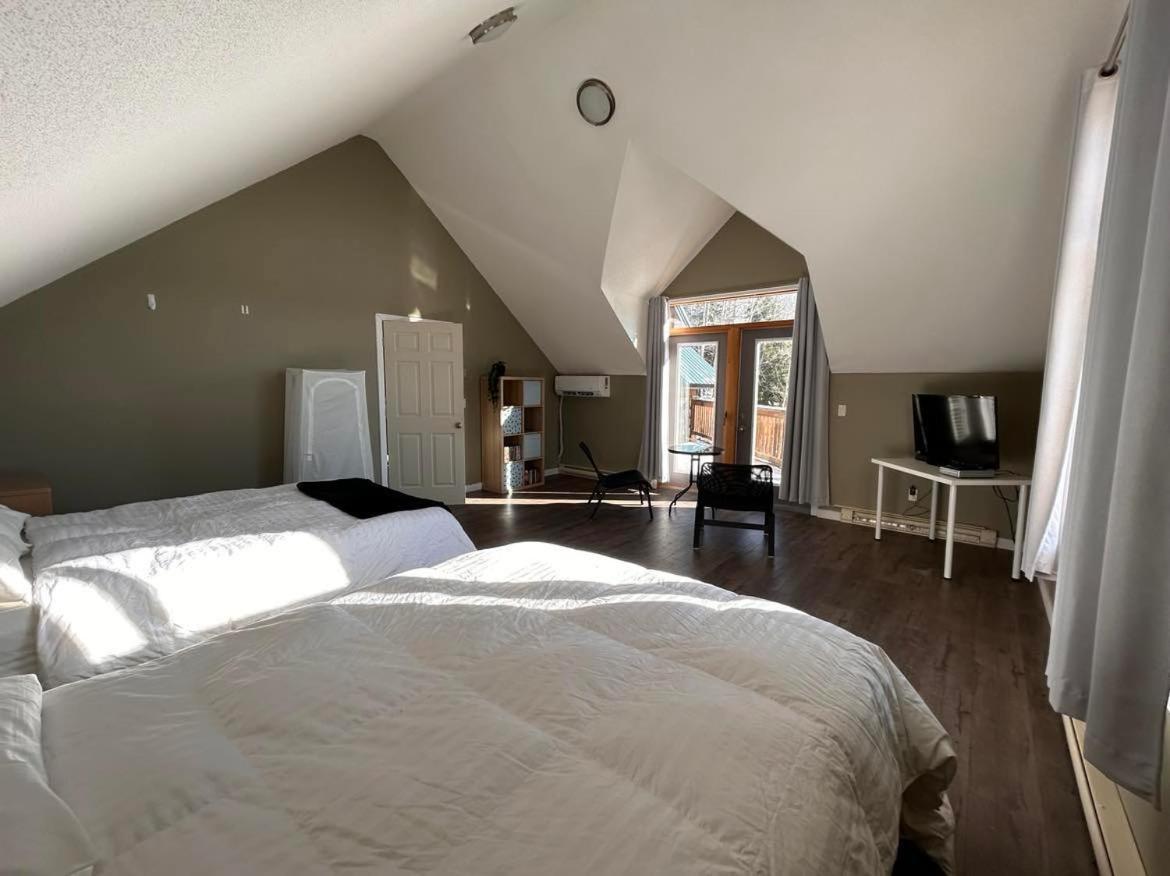 Mountain Magic Villa Golden Bagian luar foto