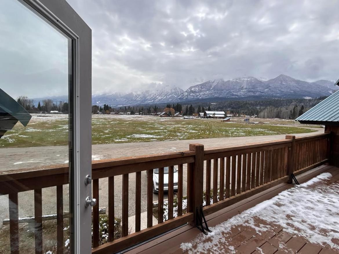 Mountain Magic Villa Golden Bagian luar foto
