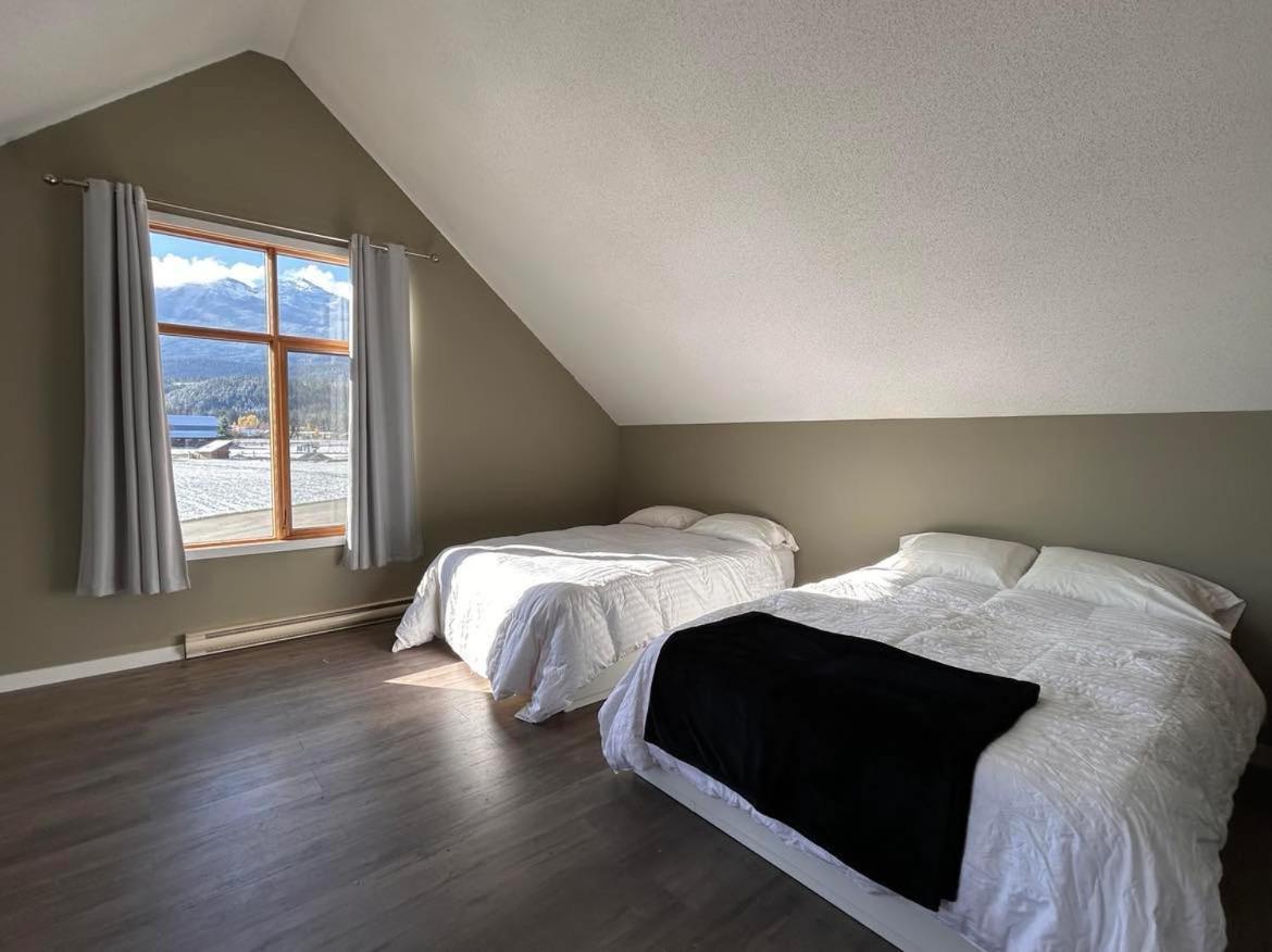 Mountain Magic Villa Golden Bagian luar foto