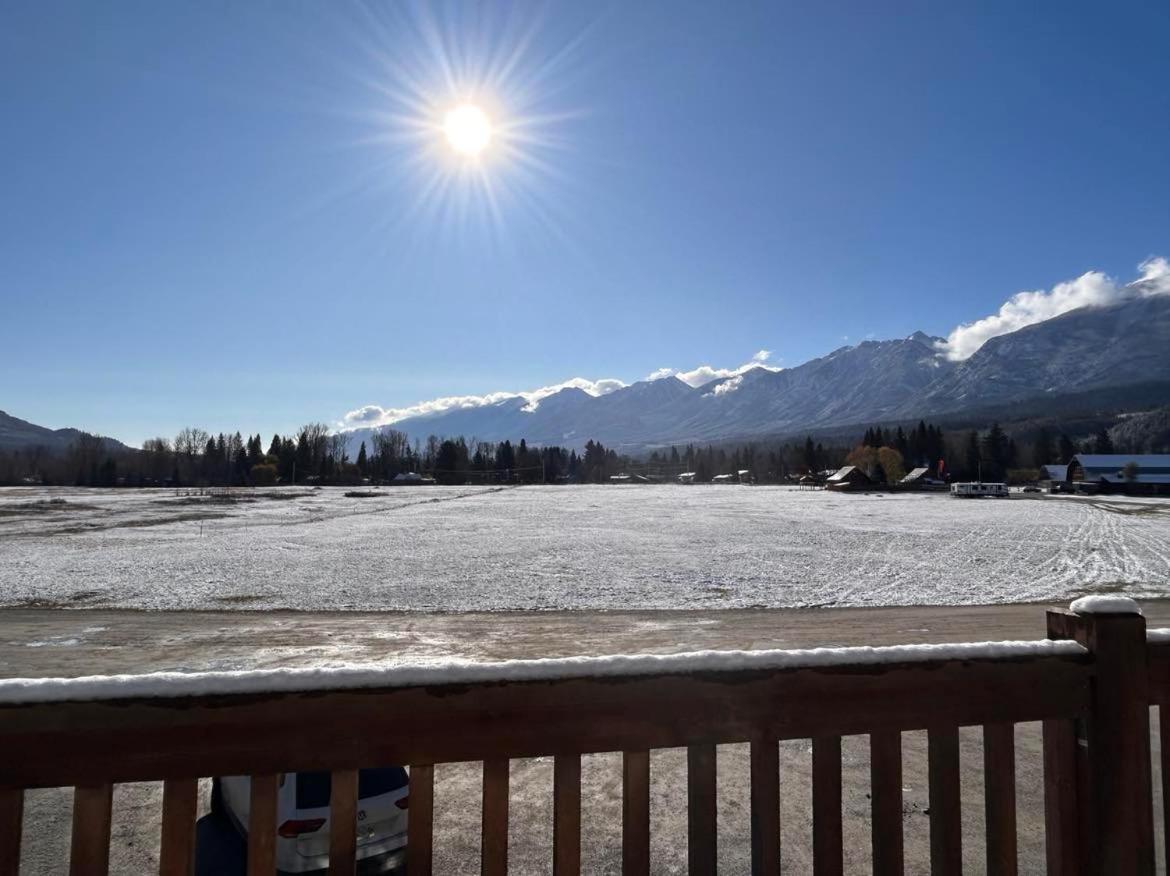 Mountain Magic Villa Golden Bagian luar foto