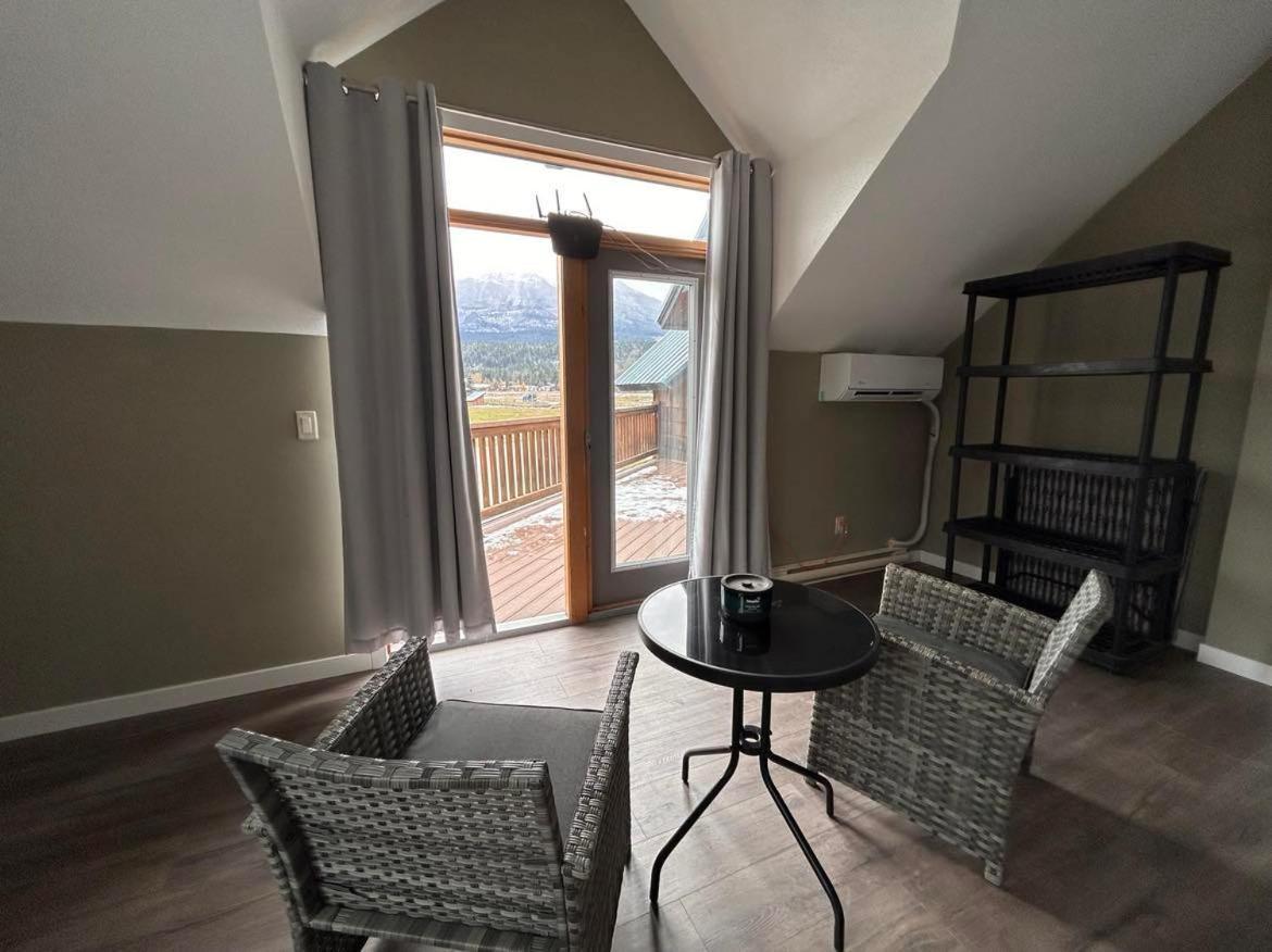 Mountain Magic Villa Golden Bagian luar foto